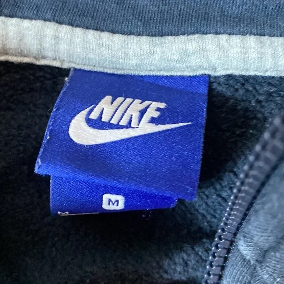 Nike mens medium black zip up jacket - Picture 3 of 3